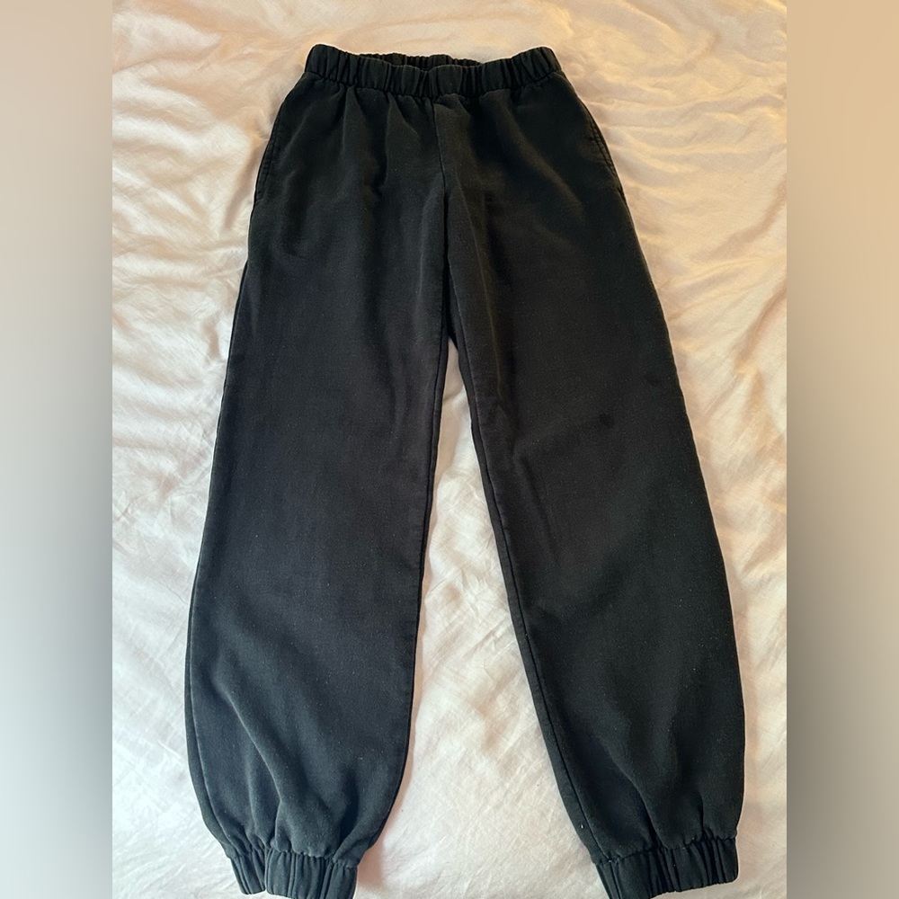Brandy Melville black Rosa sweatpants. Brandy Melville sweatpants.